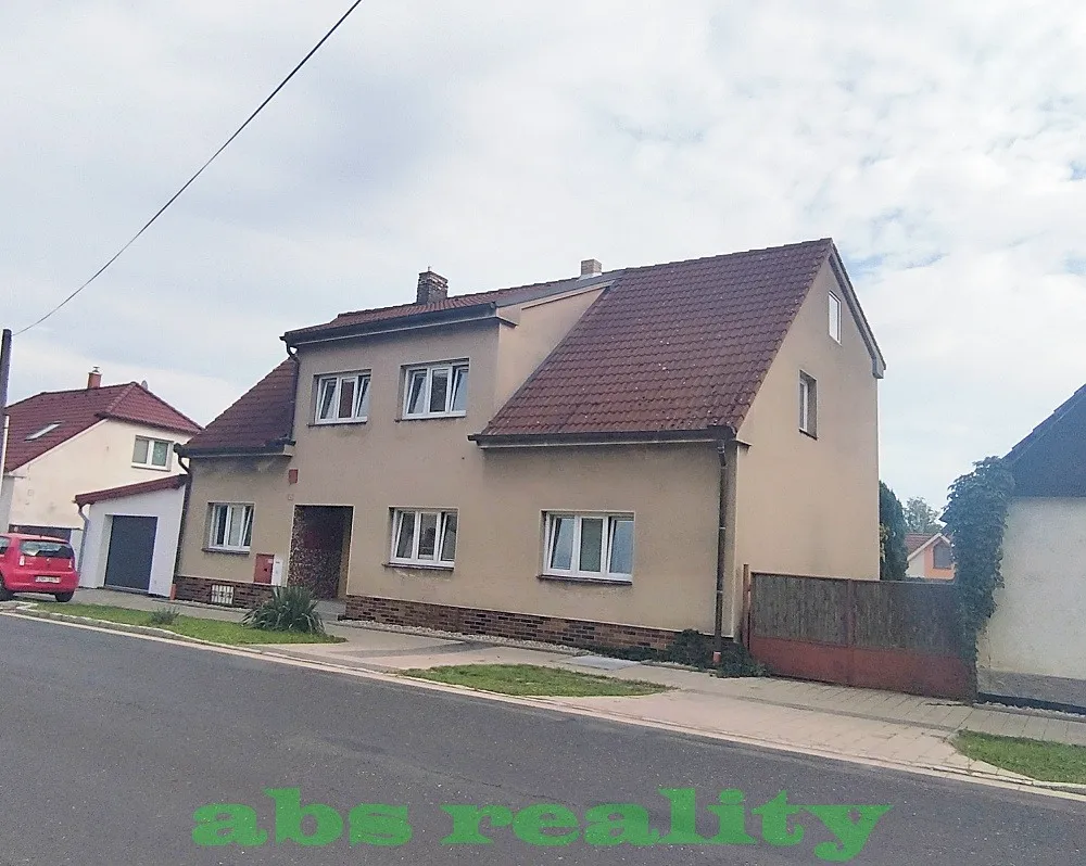 Prodej rodinného domu 290 m², pozemek 559 m²